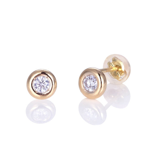 ダイヤモンドを丸みを帯びたイエローゴールドで包み、日と月が輝く世界をイメージ。耳元でキラリと光る輝きが、日々を豊かに彩るピアス。(月のあかり 日のひかり/moonlight sunshine) - hitsuki(ヒツキ)ジュエリー